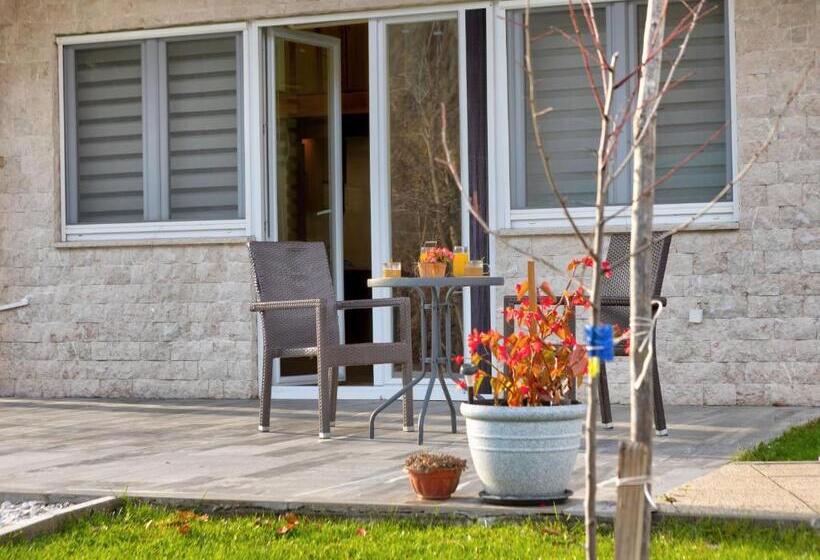 استراحتگاه Forest Lodges