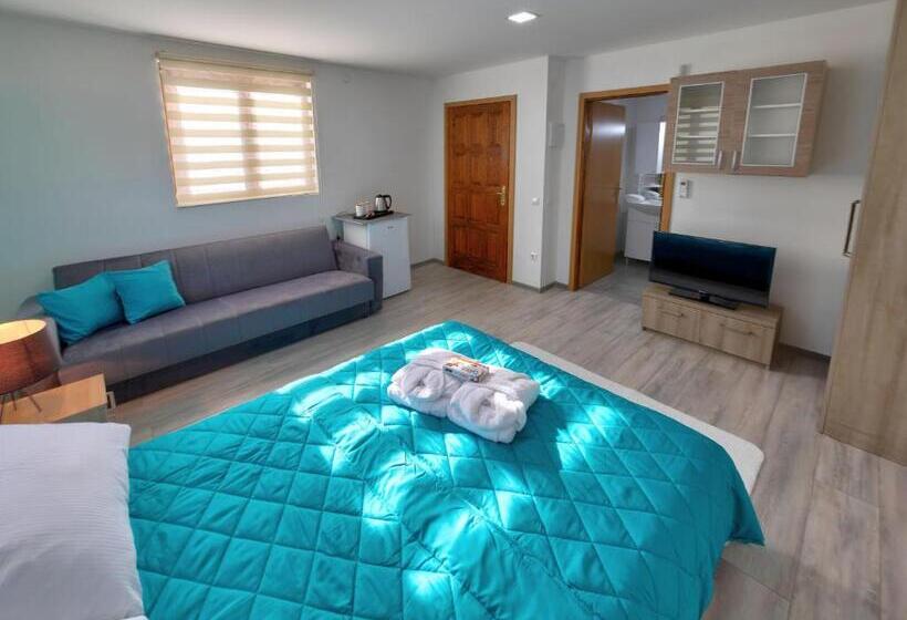 استراحتگاه Forest Lodges