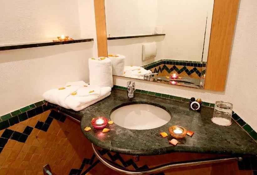 استراحتگاه Hôtel Fnideq Senator