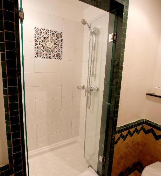 استراحتگاه Hôtel Fnideq Senator