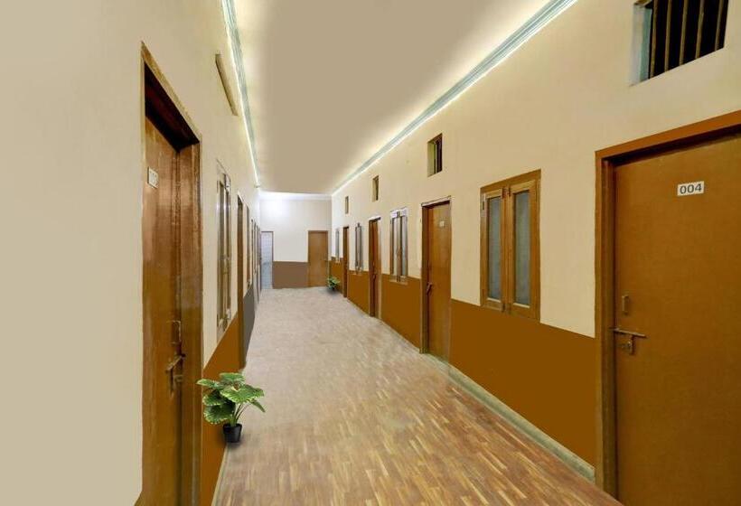 Spot On Hotel Royal Residency