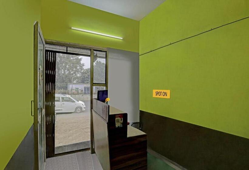 Spot On Hotel Royal Residency