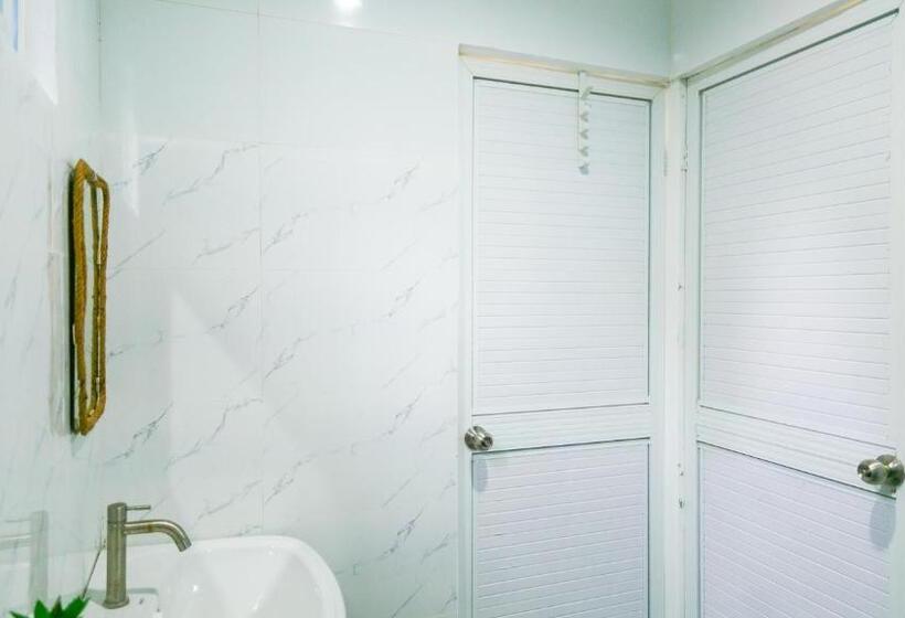 Sun In Hand Beach Resort