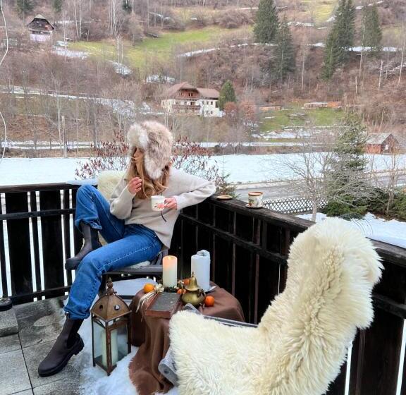 Bed and Breakfast Casa Ema Austria