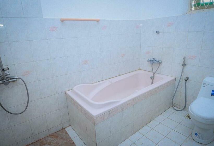 مبيت وإفطار Reach On Beach Resort