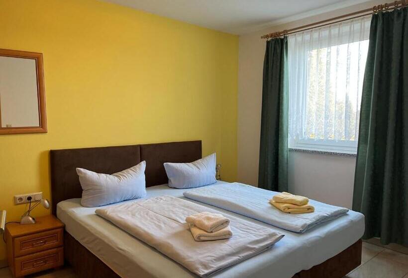 Gaststätte & Pension Waldschlösschen