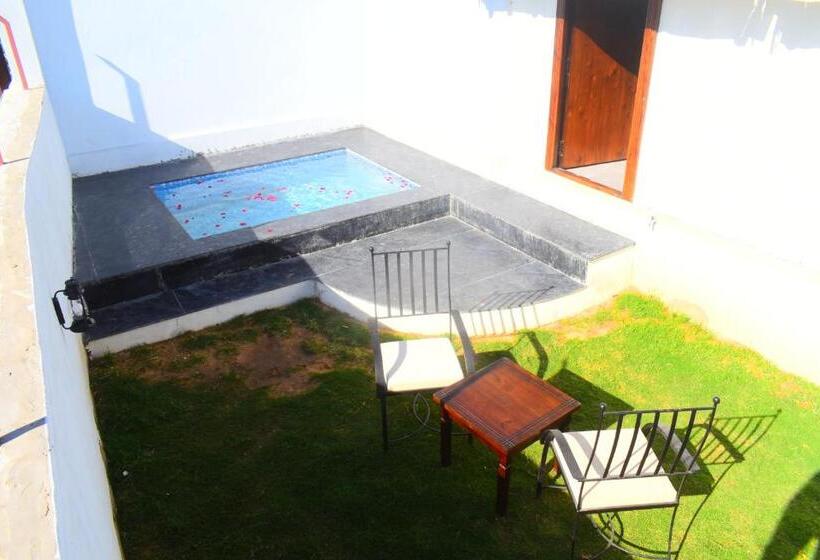 فندق Ananda Resort