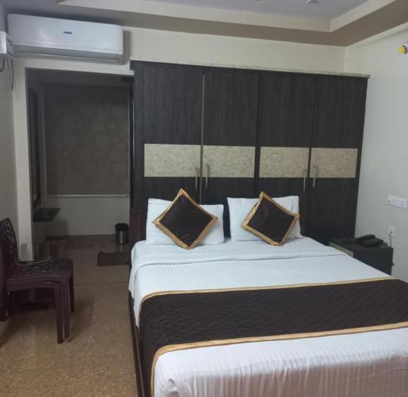 호텔 Bhimas Residency