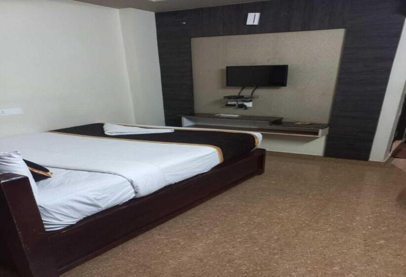 호텔 Bhimas Residency