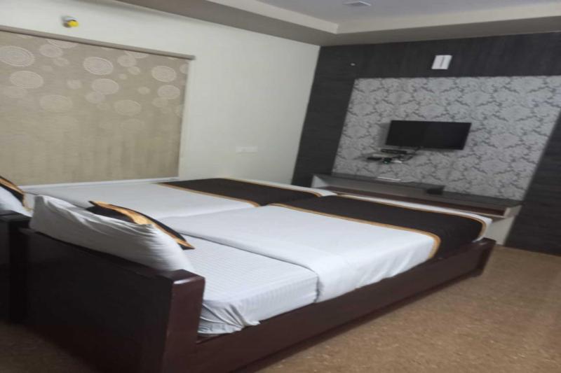 호텔 Bhimas Residency