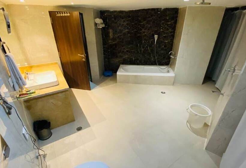 فندق Ganga Residency