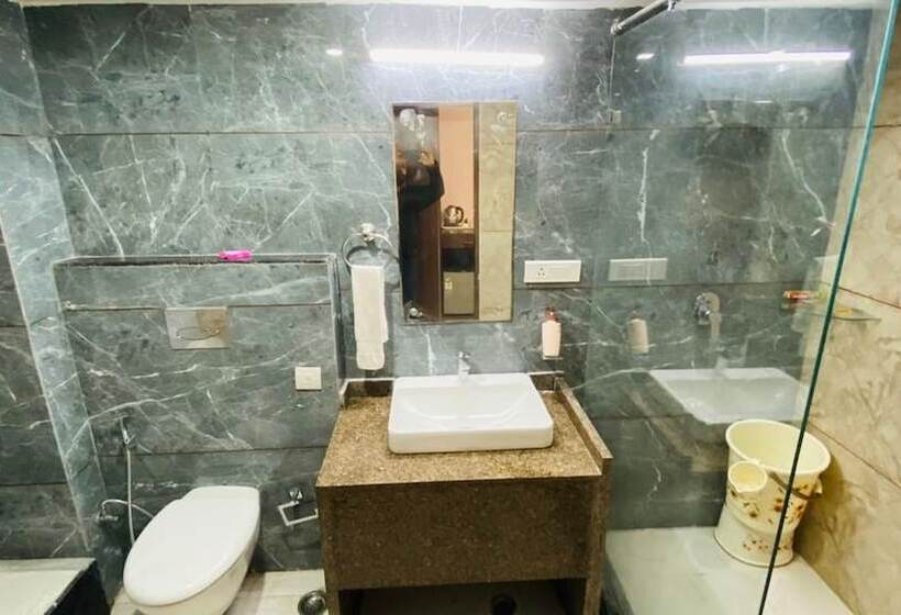 فندق Ganga Residency