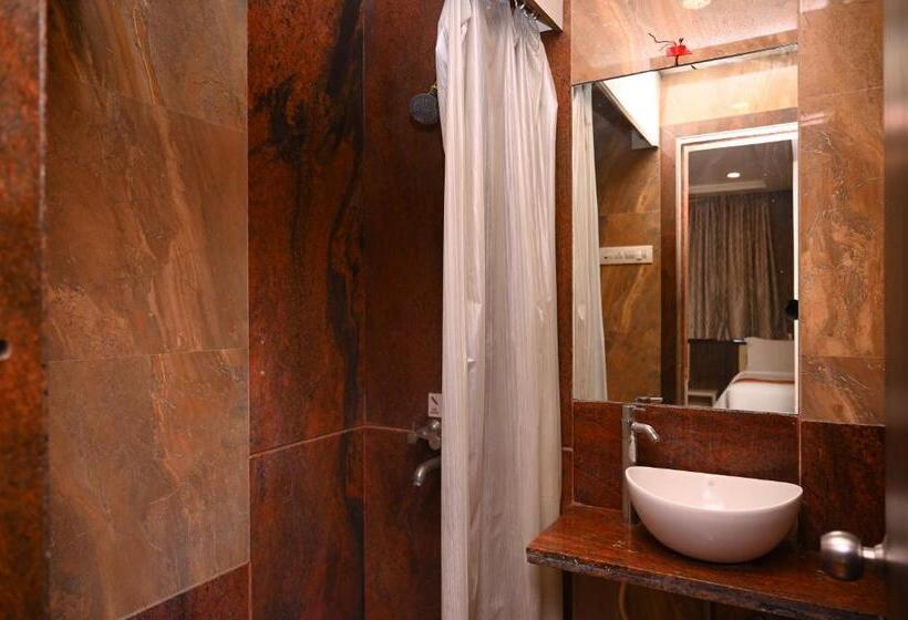 בית מלון כפרי Center Point