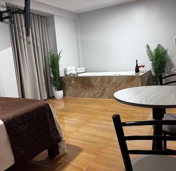 فندق Cosmopolitan Inn