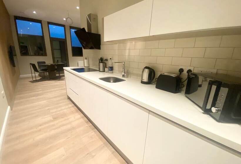 胶囊酒店 Goodwin St