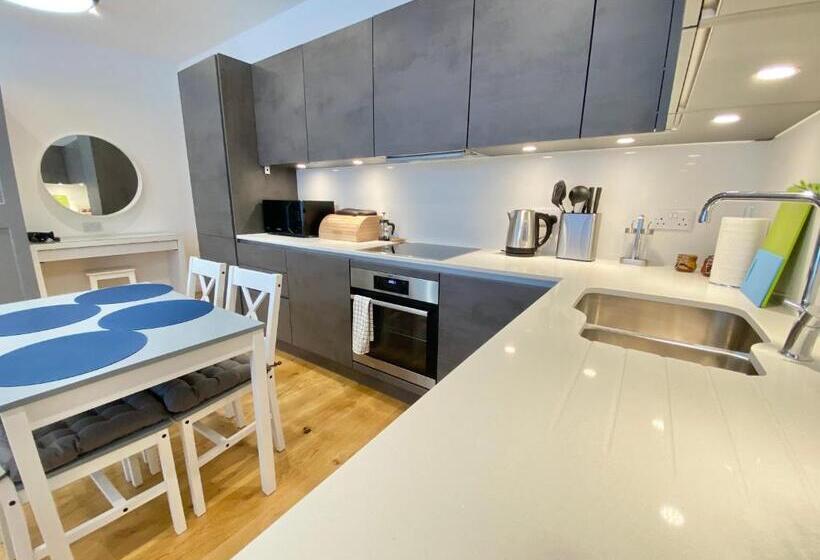 胶囊酒店 Goodwin St