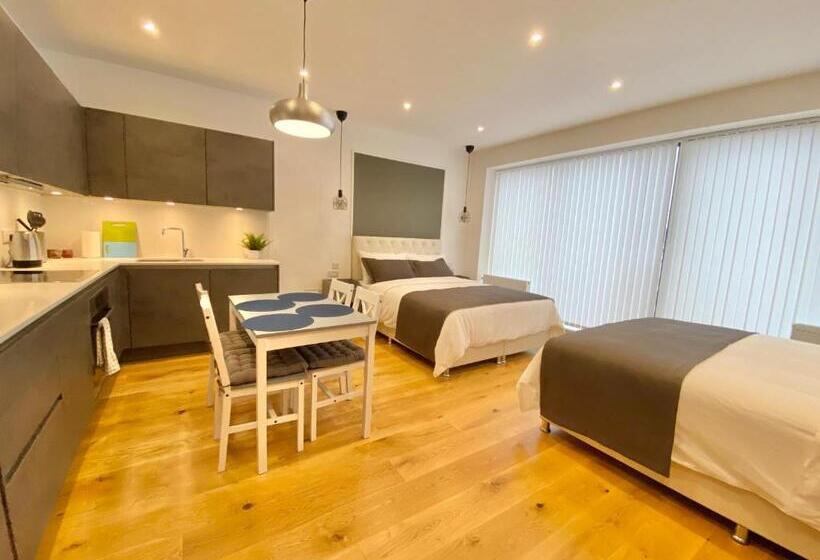 胶囊酒店 Goodwin St