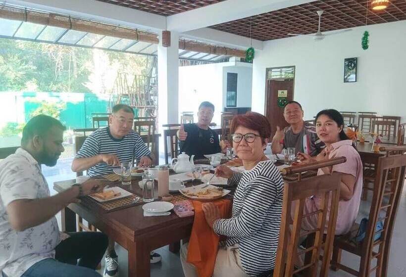 Отель Eden Grand