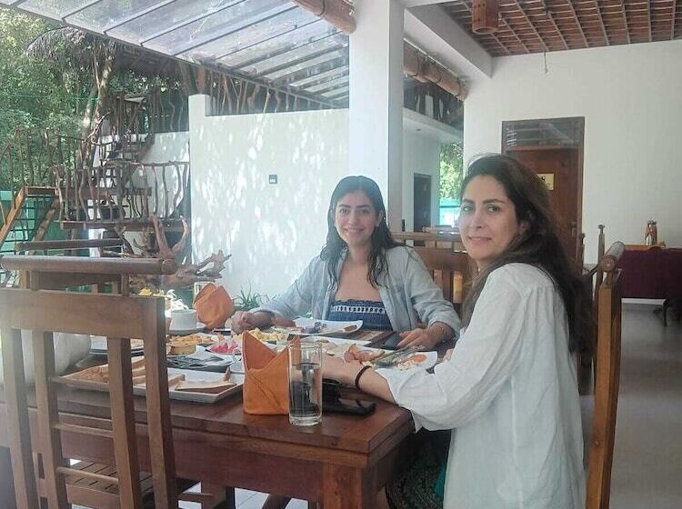 Отель Eden Grand