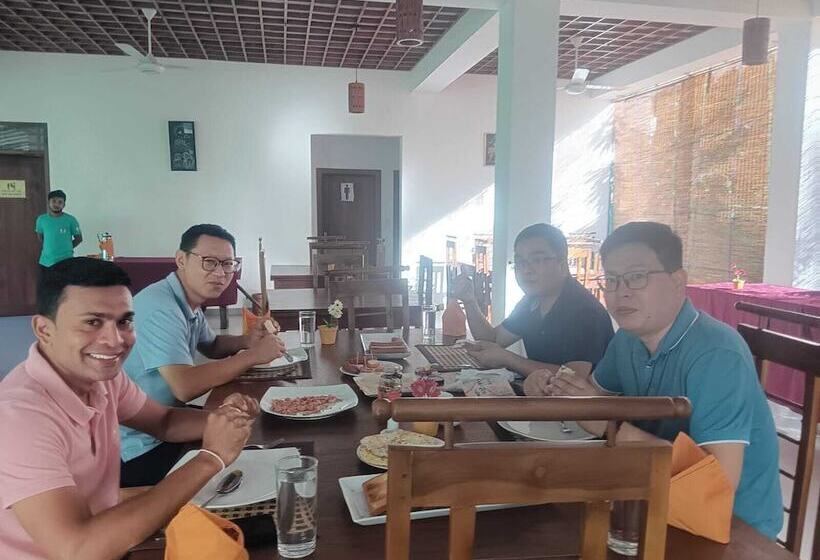 Отель Eden Grand