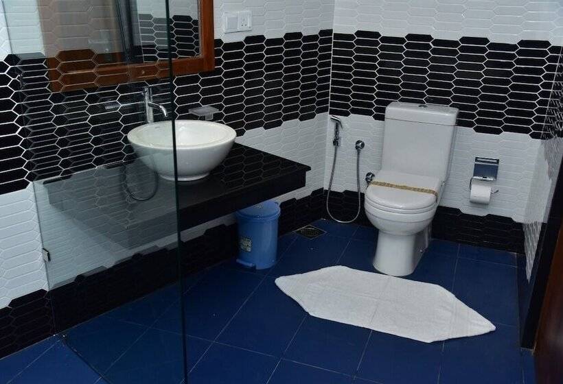 Отель Eden Grand