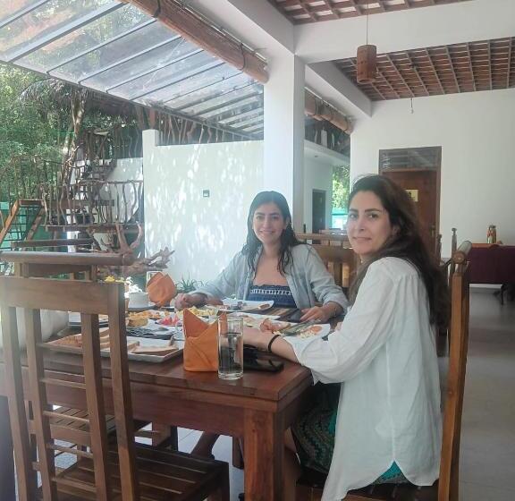 Отель Eden Grand