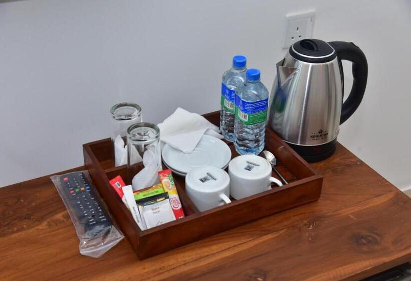 Отель Eden Grand