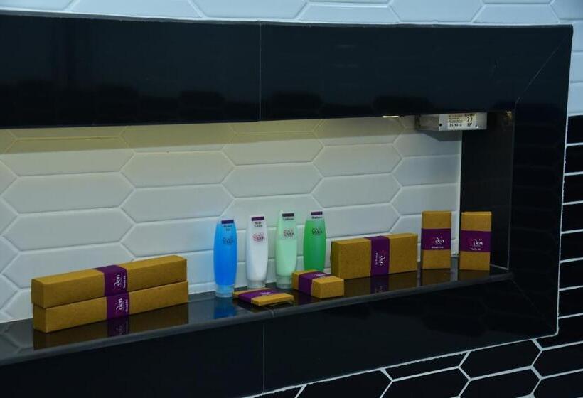 Отель Eden Grand