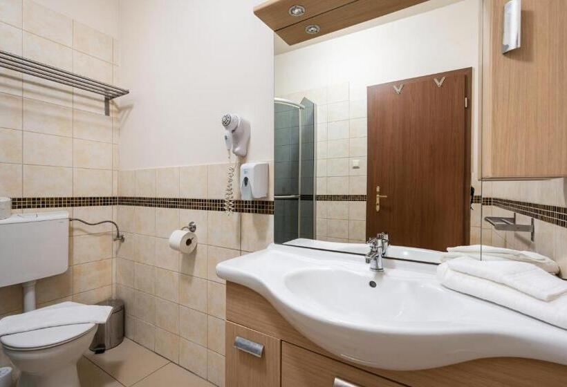 هتل Elit Boutique Rooms  Best Location by bqa