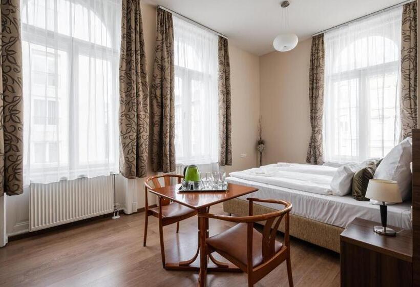 هتل Elit Boutique Rooms  Best Location by bqa