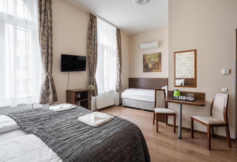 هتل Elit Boutique Rooms  Best Location by bqa