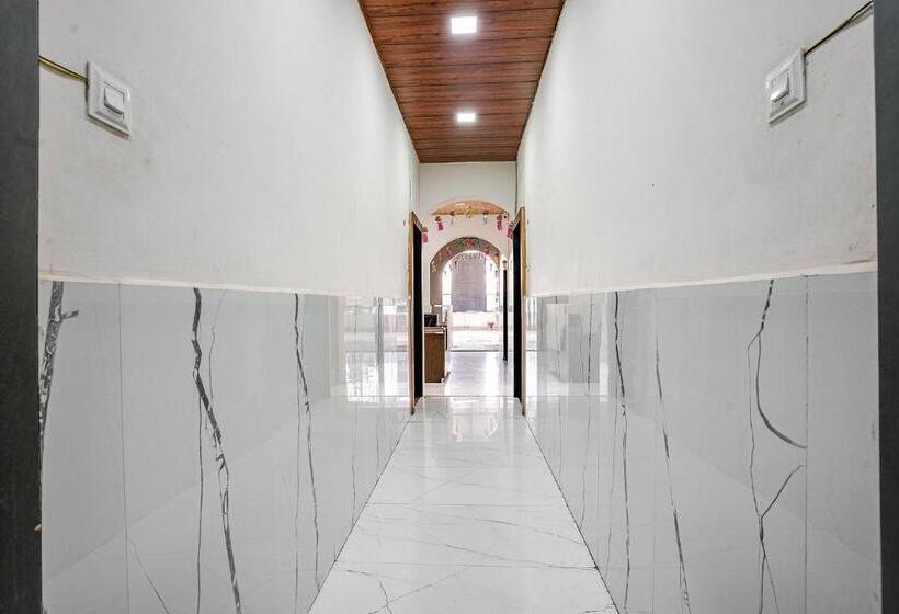 ホテル Fabexpress Sai Lodging I   Nr Nashik Railway Station