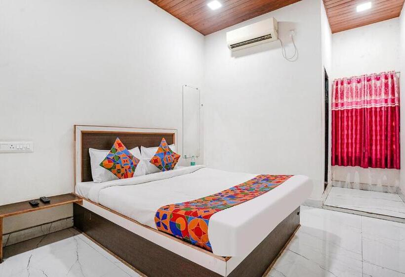 ホテル Fabexpress Sai Lodging I   Nr Nashik Railway Station