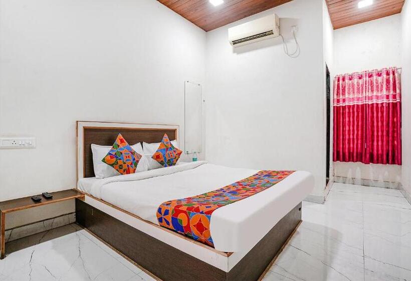 ホテル Fabexpress Sai Lodging I   Nr Nashik Railway Station