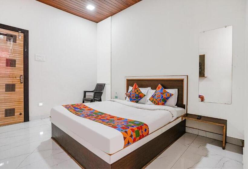 ホテル Fabexpress Sai Lodging I   Nr Nashik Railway Station