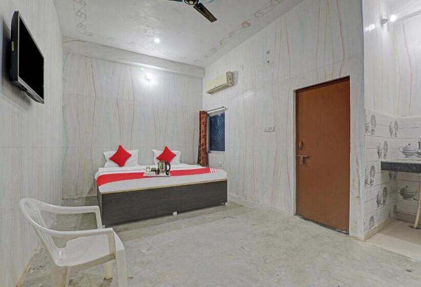 Отель Flagship Sana Guest House Near Chaudhary Charan Singh International Airport