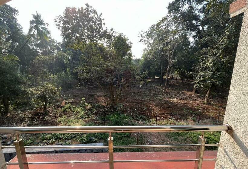 בית מלון כפרי Happy Vibes Resort