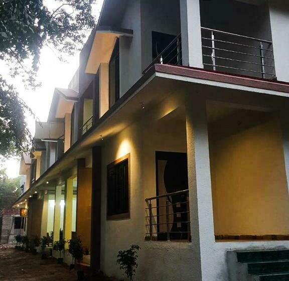 בית מלון כפרי Happy Vibes Resort