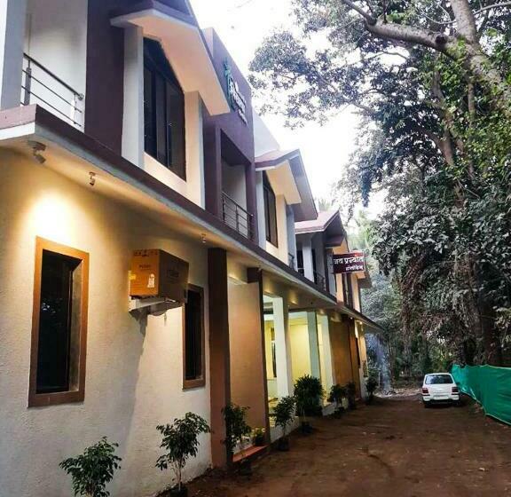 בית מלון כפרי Happy Vibes Resort