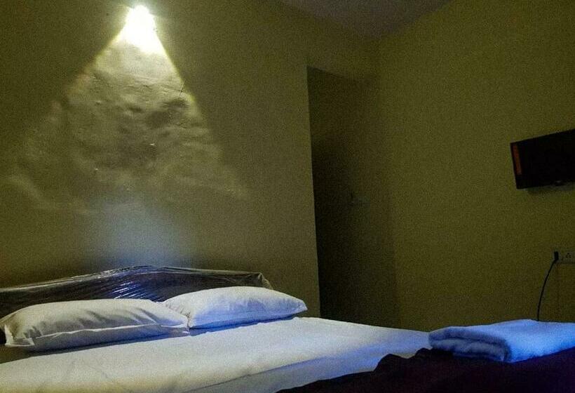 בית מלון כפרי Happy Vibes Resort