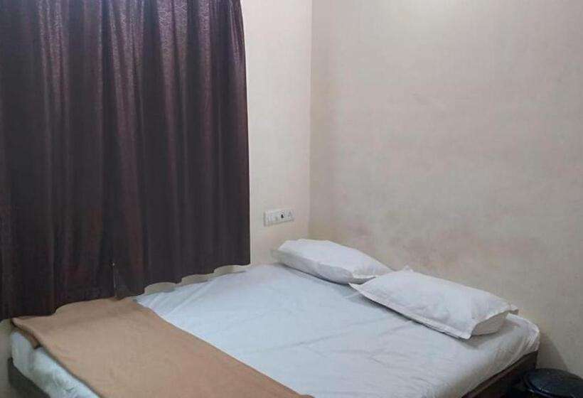 בית מלון כפרי Happy Vibes Resort