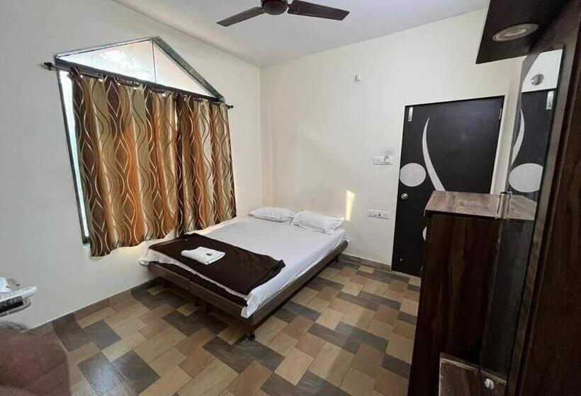 בית מלון כפרי Happy Vibes Resort