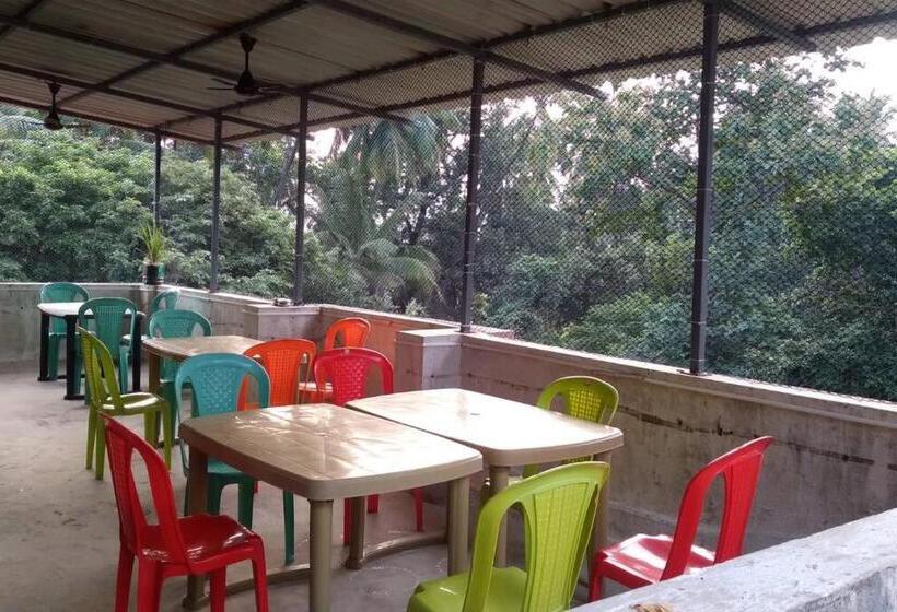 בית מלון כפרי Happy Vibes Resort