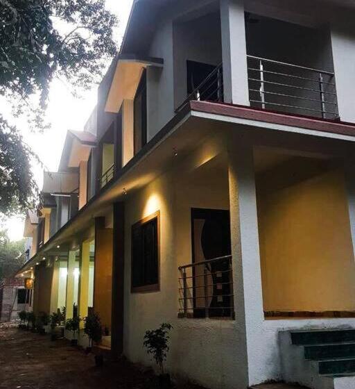 בית מלון כפרי Happy Vibes Resort