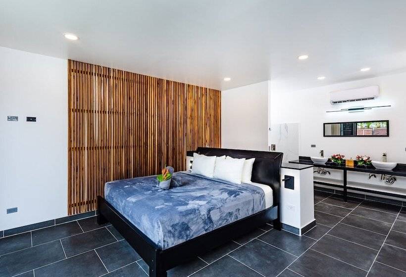 ホテル House Of Nomad   Adults Only