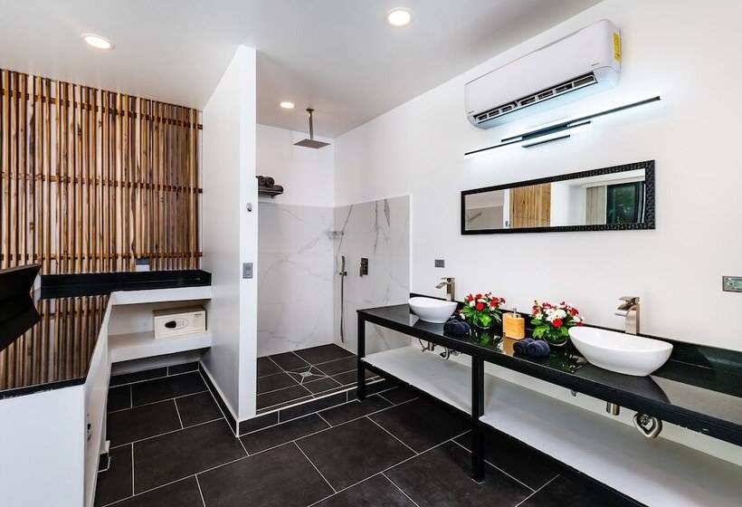 ホテル House Of Nomad   Adults Only