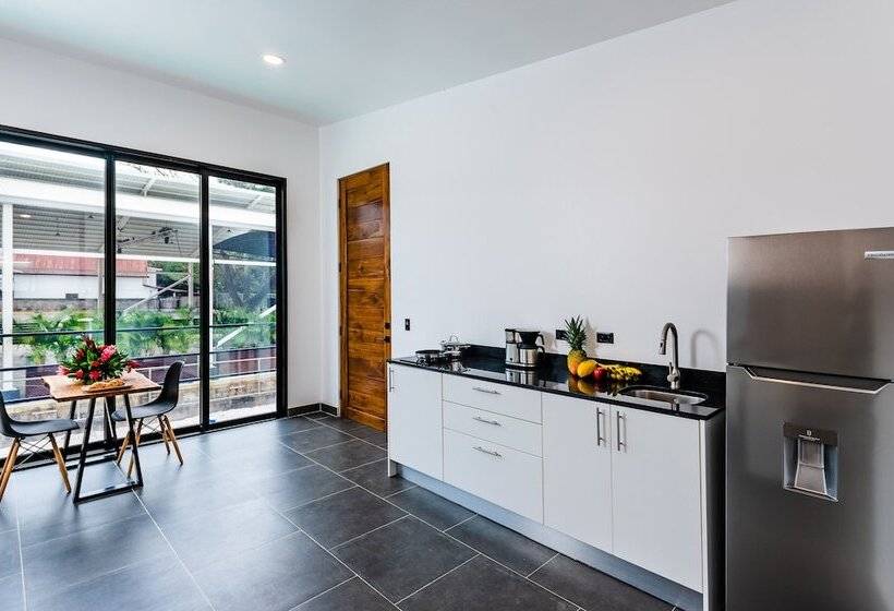 ホテル House Of Nomad   Adults Only