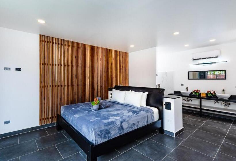 ホテル House Of Nomad   Adults Only