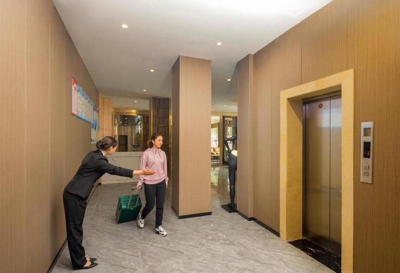 Отель Jiuzhaigou Cloudy