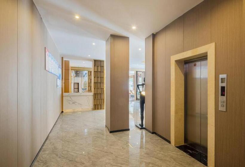 Отель Jiuzhaigou Cloudy